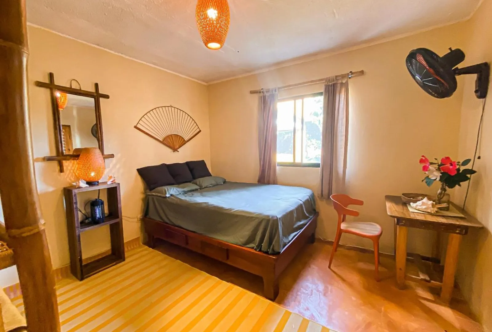 La Hacienda Guest House contacts