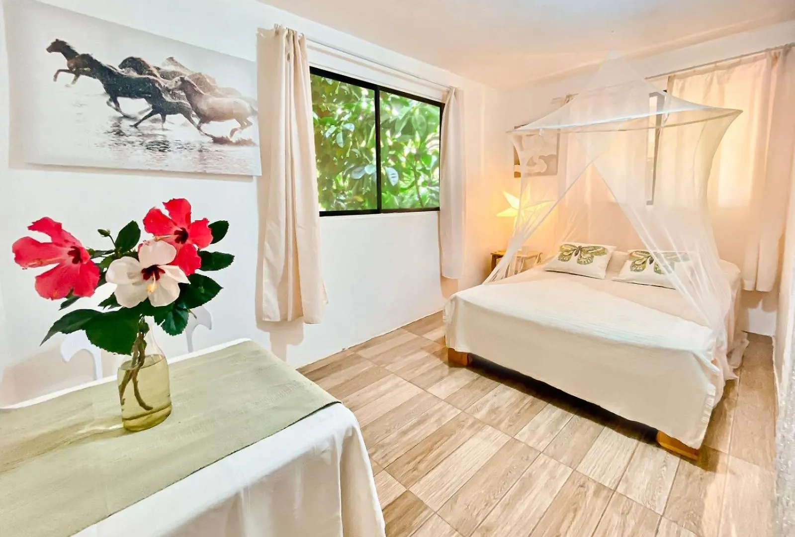 La Hacienda Guest House Las Galeras